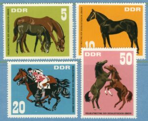 DDR 1967 M1302-5** hästar 4 kpl