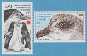 FRANSKA ANTARKTIS TAAF 1980 M136-7** vitkindad pingvin – sammetspetrell 2 kpl