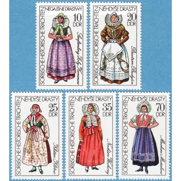 DDR 1977 M2210-4** folkdräkter 5 kpl